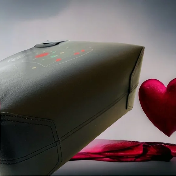 🚨GIFT AWAY🚨 New Kate spade beauty & the beast tote - Picture 6 of 7